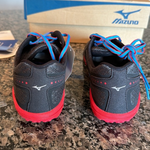 Mizuno wave evo ferus NIB 9.5 - Picture 4 of 9